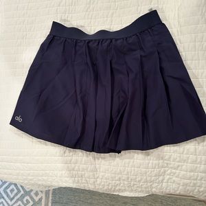 Alo yoga navy pleated skirt.